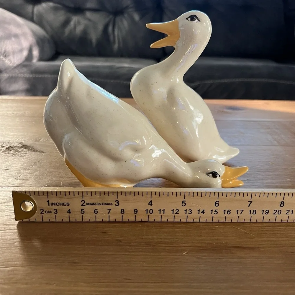 Ceramic Duck Figurine Set White Yellow Beaks Speckled Glaze Vintage Decor